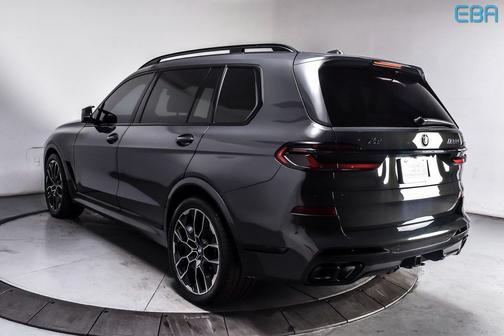 2023 BMW X7 M60i
