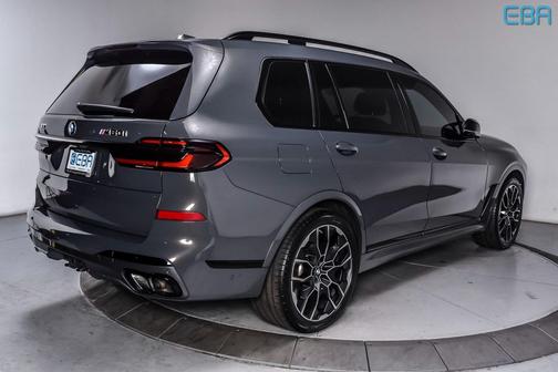 2023 BMW X7 M60i