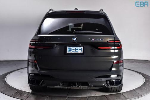 2023 BMW X7 M60i