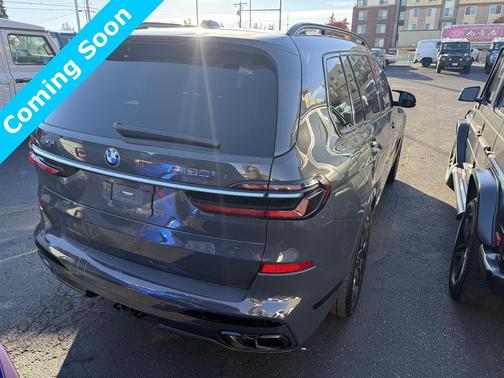 2023 BMW X7 M60i
