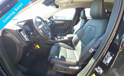 2025 Volvo XC40 B5 Plus Dark Theme