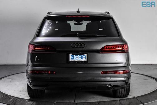 2023 Audi Q7 45 Premium Plus