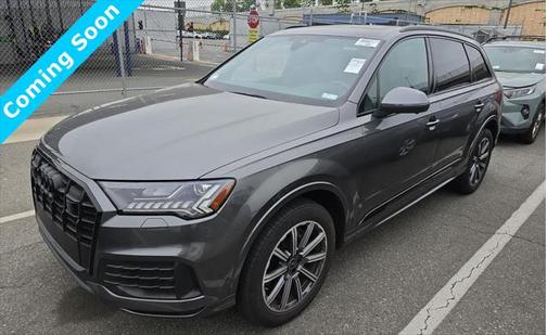 2023 Audi Q7 45 Premium Plus