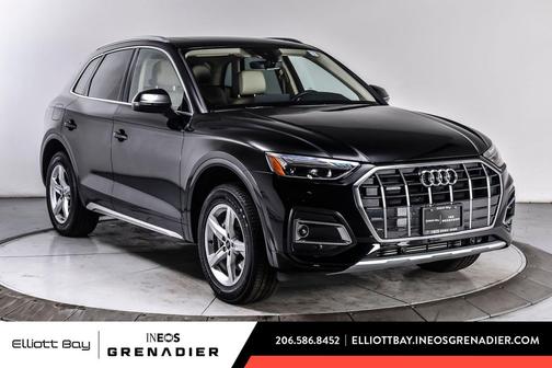 Brilliant Black 2024 Audi Q5 40 Premium