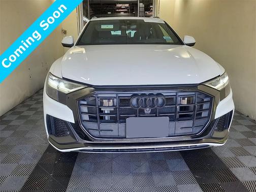 2022 Audi Q8 55 Premium Plus