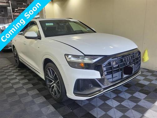2022 Audi Q8 55 Premium Plus