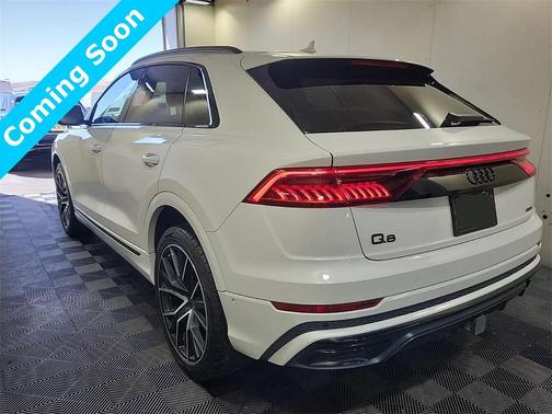 2022 Audi Q8 55 Premium Plus
