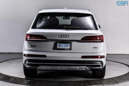 2023 Audi Q7 55 Premium Plus