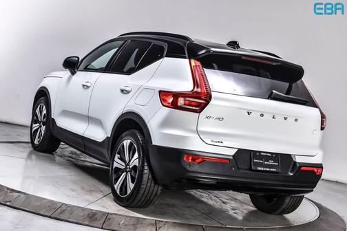 Crystal White Metallic 2023 Volvo XC40 Recharge Pure Electric Twin Plus