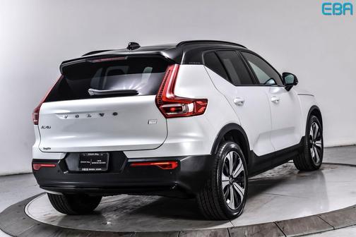 Crystal White Metallic 2023 Volvo XC40 Recharge Pure Electric Twin Plus