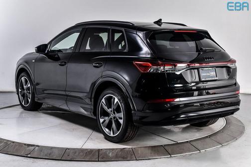 Mythos Black Metallic 2024 Audi Q4 e-tron Premium Plus 55 quattro