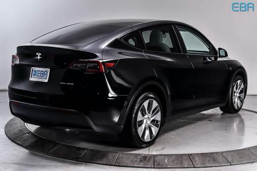 2022 Tesla Model Y Long Range Dual Motor All-Wheel Drive