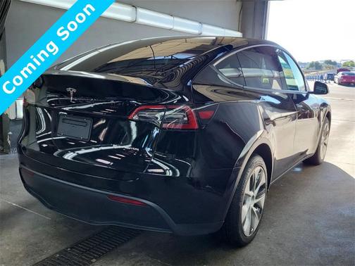 2022 Tesla Model Y Long Range Dual Motor All-Wheel Drive