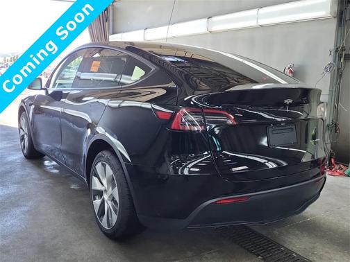 2022 Tesla Model Y Long Range Dual Motor All-Wheel Drive