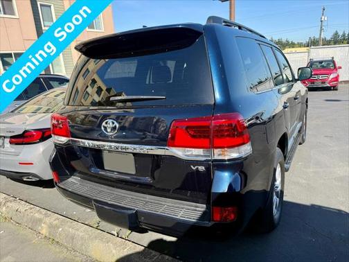 2016 Toyota Land Cruiser Base