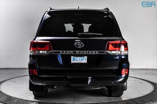 2016 Toyota Land Cruiser Base