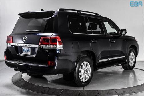 2016 Toyota Land Cruiser Base