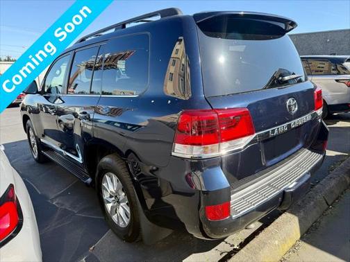 2016 Toyota Land Cruiser Base
