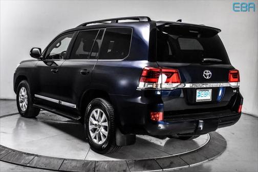 2016 Toyota Land Cruiser Base