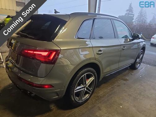 Chronos Gray Metallic 2024 Audi Q5 e 55 S line Prestige