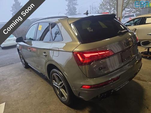 Chronos Gray Metallic 2024 Audi Q5 e 55 S line Prestige