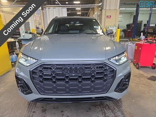 Chronos Gray Metallic 2024 Audi Q5 e 55 S line Prestige