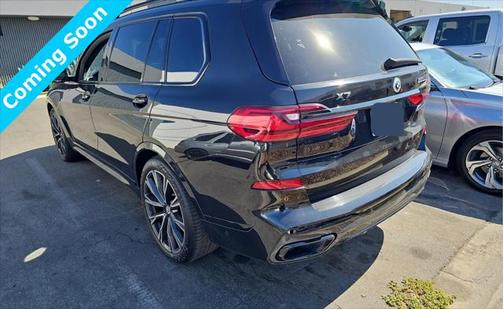 2022 BMW X7 M50i