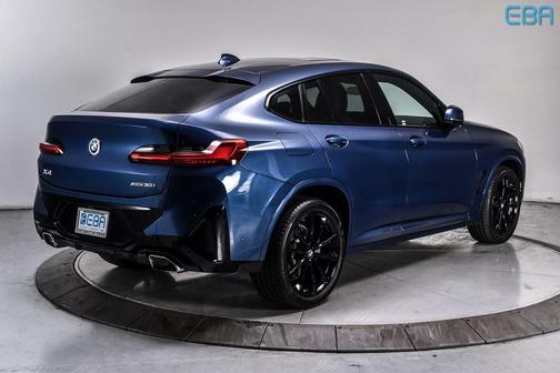 2023 BMW X4 xDrive30i