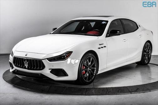 2022 Maserati Ghibli Modena Q4