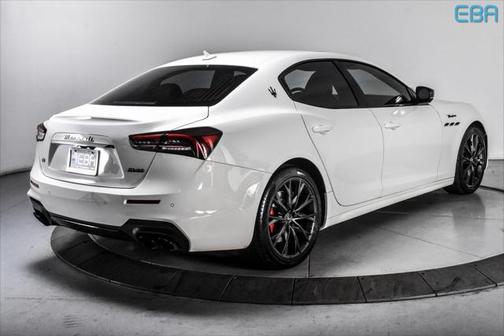 2022 Maserati Ghibli Modena Q4