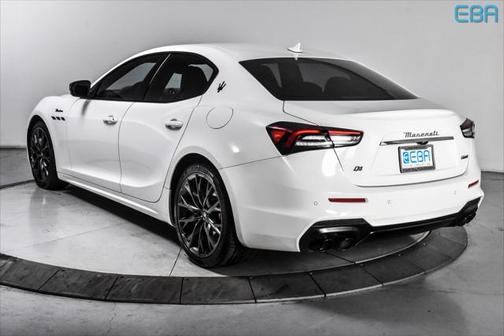 2022 Maserati Ghibli Modena Q4