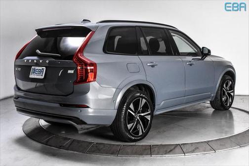 2023 Volvo XC90 Recharge Plug-In Hybrid T8 Plus Dark Theme 7-Seater