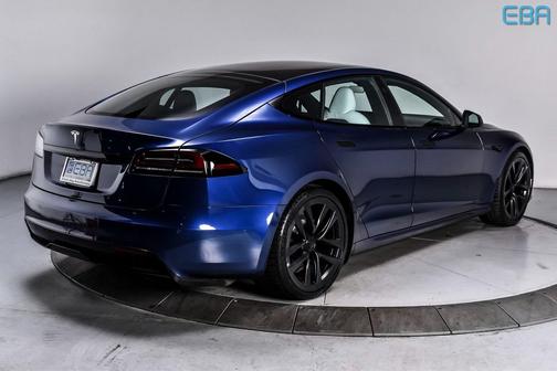 2022 Tesla Model S Base