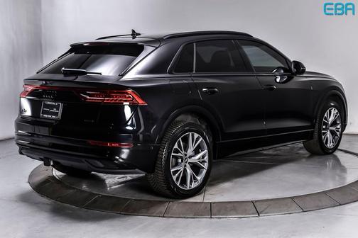 Orca Black Metallic 2021 Audi Q8 55 Premium