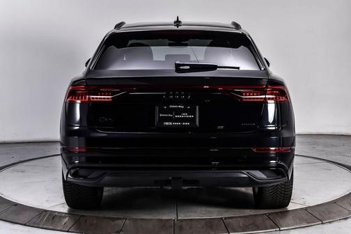 Orca Black Metallic 2021 Audi Q8 55 Premium