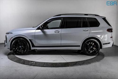 2023 BMW X7 M60i