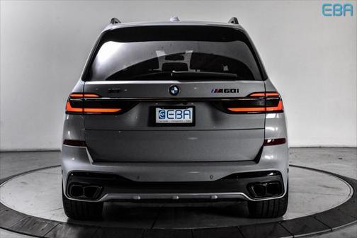 2023 BMW X7 M60i