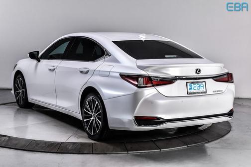 2024 Lexus ES 300h Base