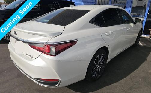2024 Lexus ES 300h Base