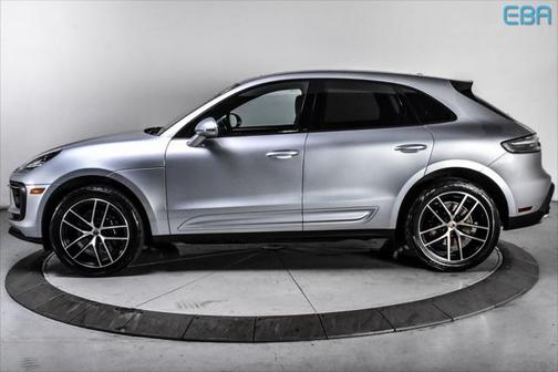 2022 Porsche Macan Base
