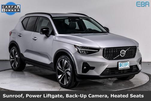 2025 Volvo XC40 B5 Plus Dark Theme