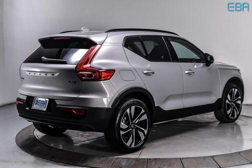 2025 Volvo XC40 B5 Plus Dark Theme