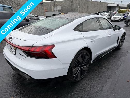 2022 Audi RS e-tron GT quattro