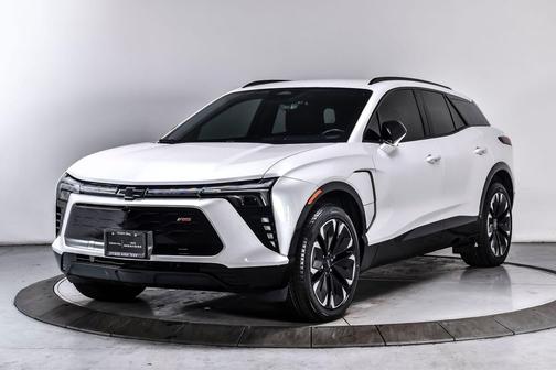 Iridescent Pearl Tricoat 2024 Chevrolet Blazer EV eAWD RS