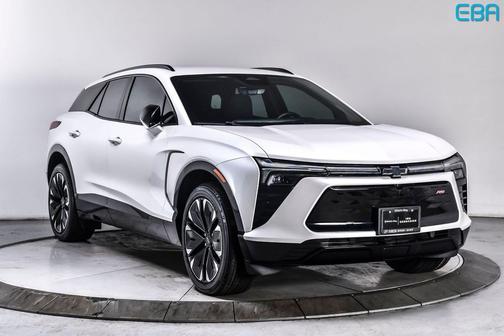Iridescent Pearl Tricoat 2024 Chevrolet Blazer EV eAWD RS