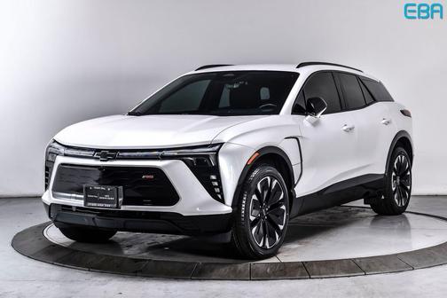 Iridescent Pearl Tricoat 2024 Chevrolet Blazer EV eAWD RS