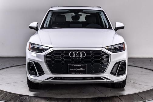 Arkona White 2024 Audi Q5 45 S line Premium Plus