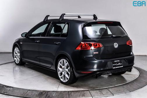 2017 Volkswagen Golf GTI 2.0T SE 4-Door