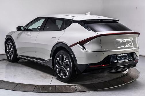 Glacier 2024 Kia EV6 Wind