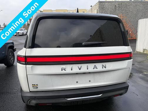 2023 Rivian R1S Adventure